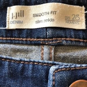 J Jill Smooth Fit Slim Ankle size 28 Blue Denim